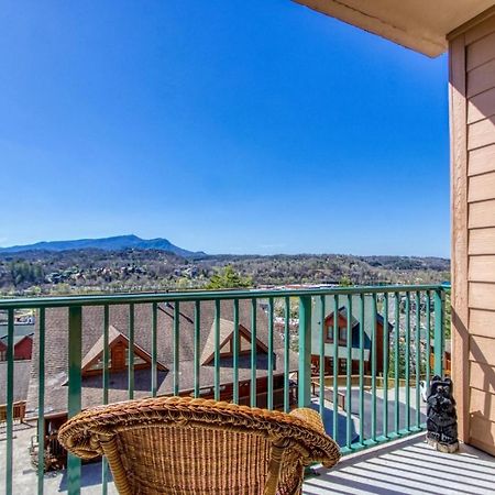 Gorgeous 2Bd 2Bth Condo With Mountain Views Pool Hot Tub Game Room Close To Parkway Pigeon Forge Exterior foto