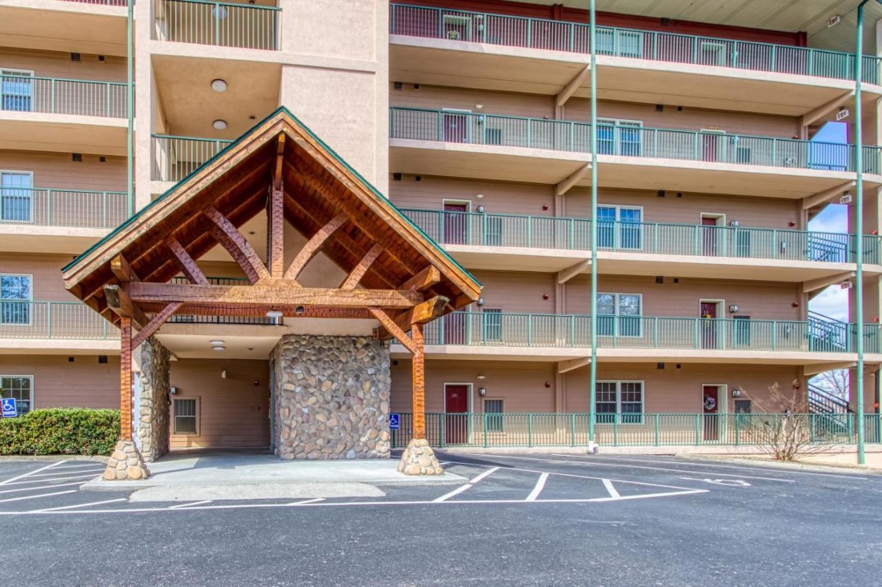 Gorgeous 2Bd 2Bth Condo With Mountain Views Pool Hot Tub Game Room Close To Parkway Pigeon Forge Exterior foto